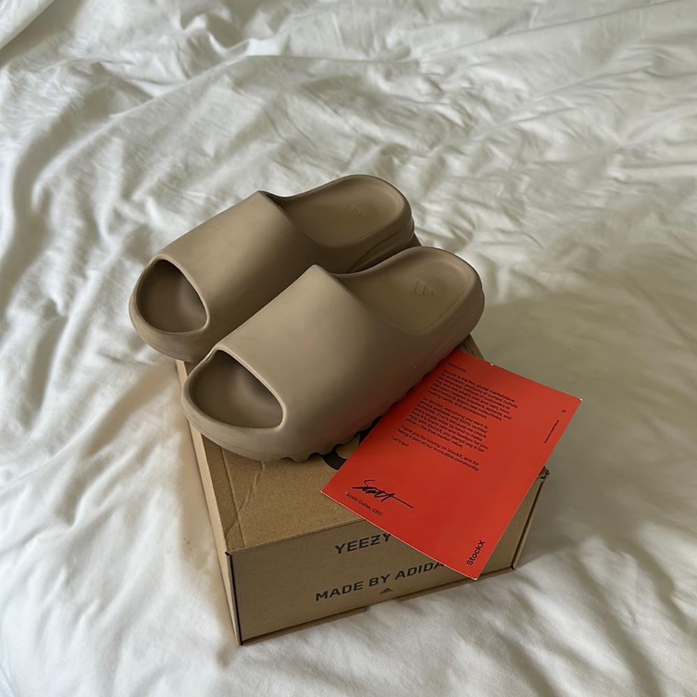Yeezy Slide PURE